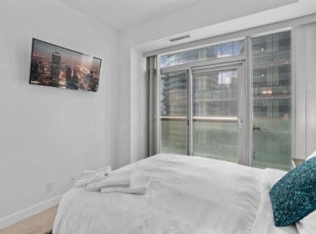Downtown Suites Toronto Exterior photo